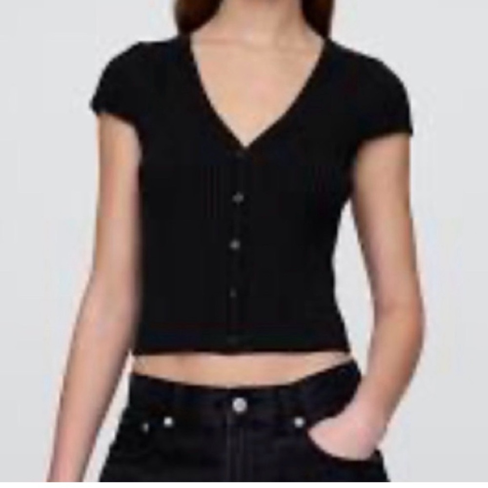 GAP Black Ribbed Button-Up Cardigan Tee